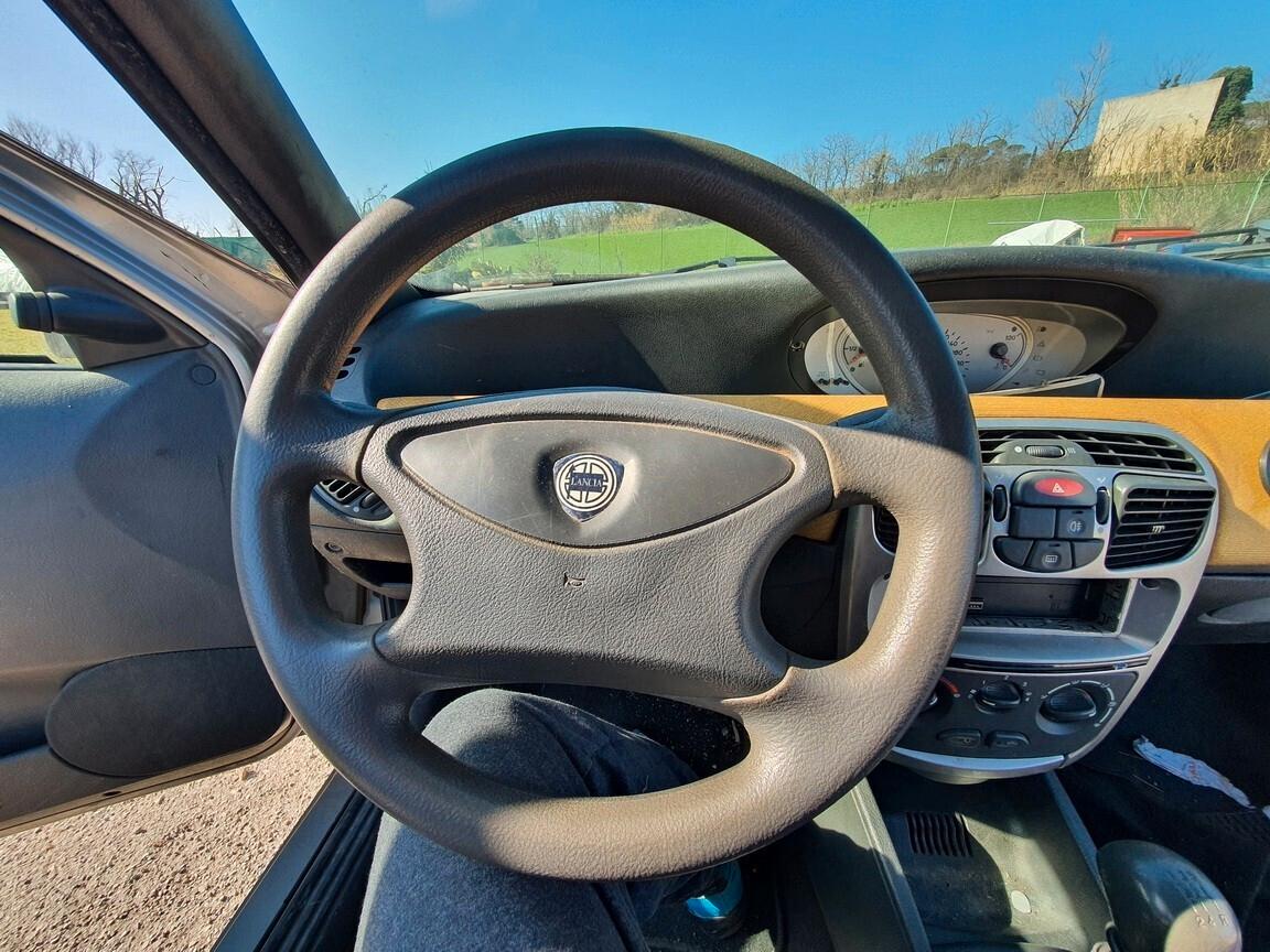 Lancia Y 1.2i cat Elefantino Blu