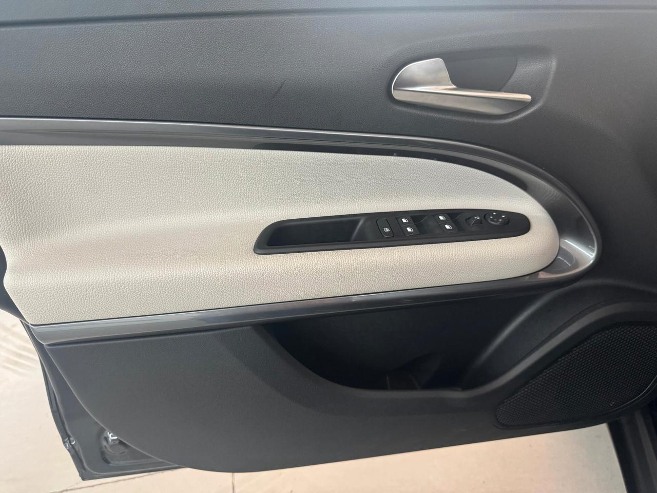 Fiat 600 Hybrid 110 CV DCT MHEV La Prima