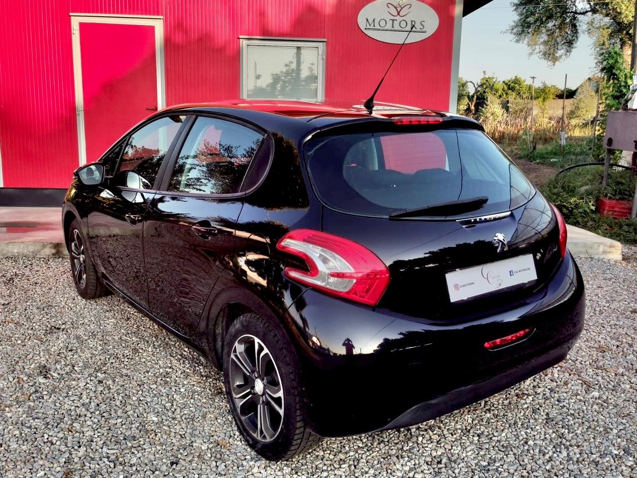 Peugeot 208 1.4 HDi 68 CV 5 porte Allure
