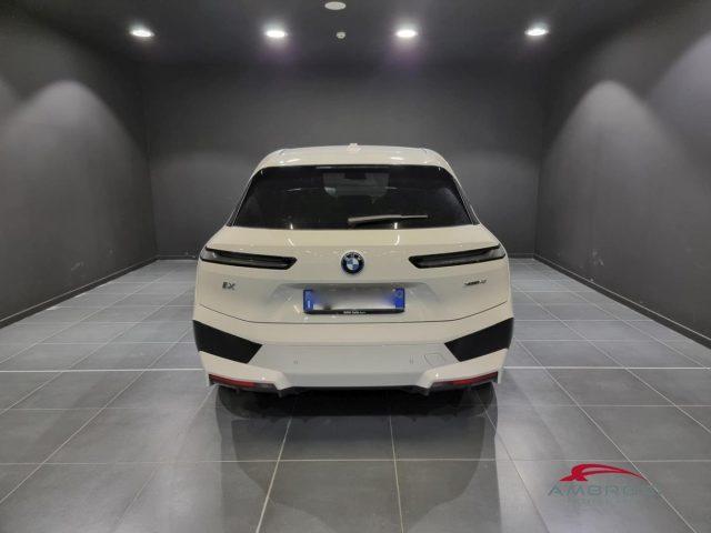 BMW iX iX xDrive40 Pacchetto Sportivo