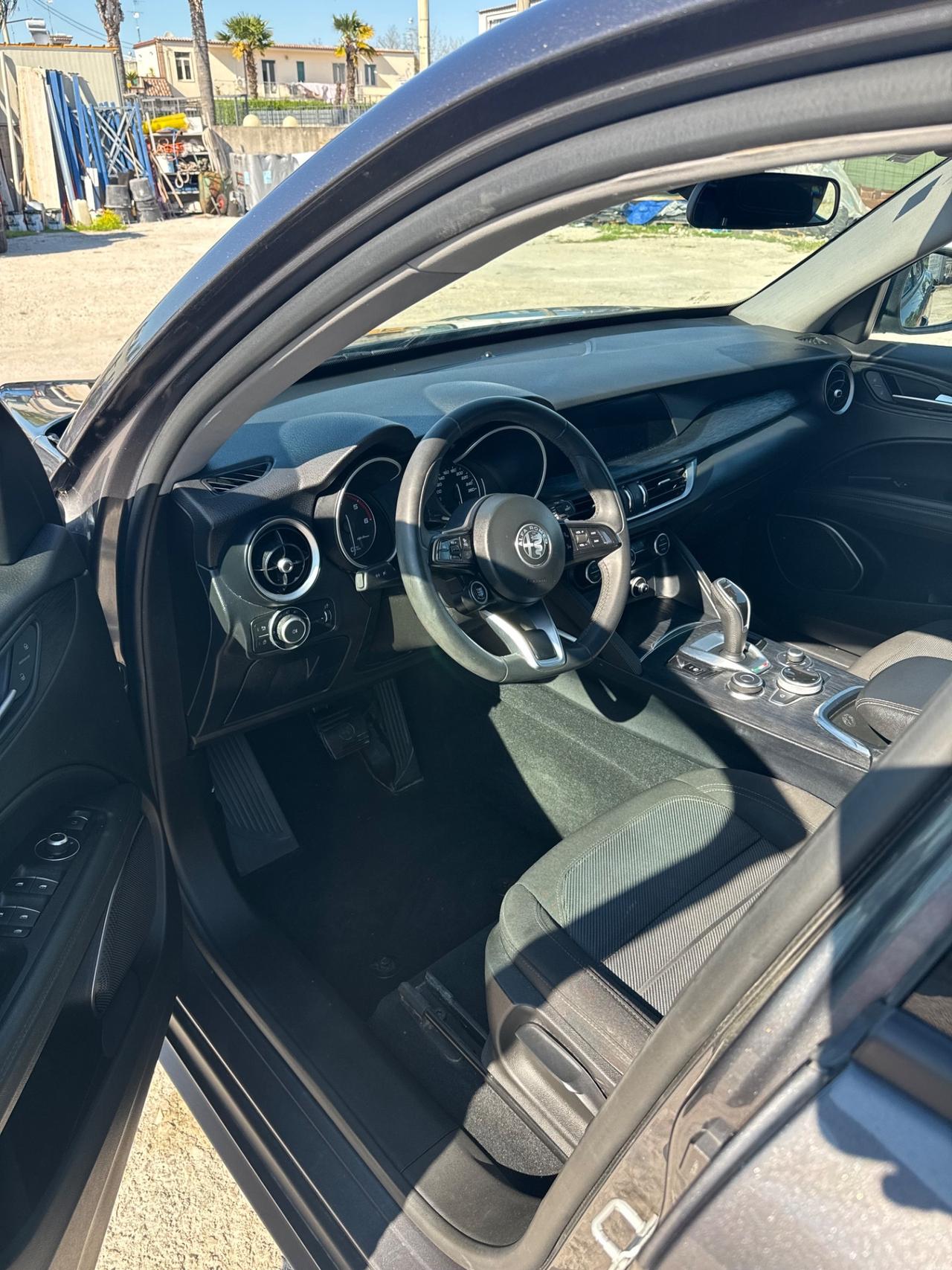 Alfa Romeo Stelvio 2.2 Turbodiesel 190 CV AT8 Q4 Business