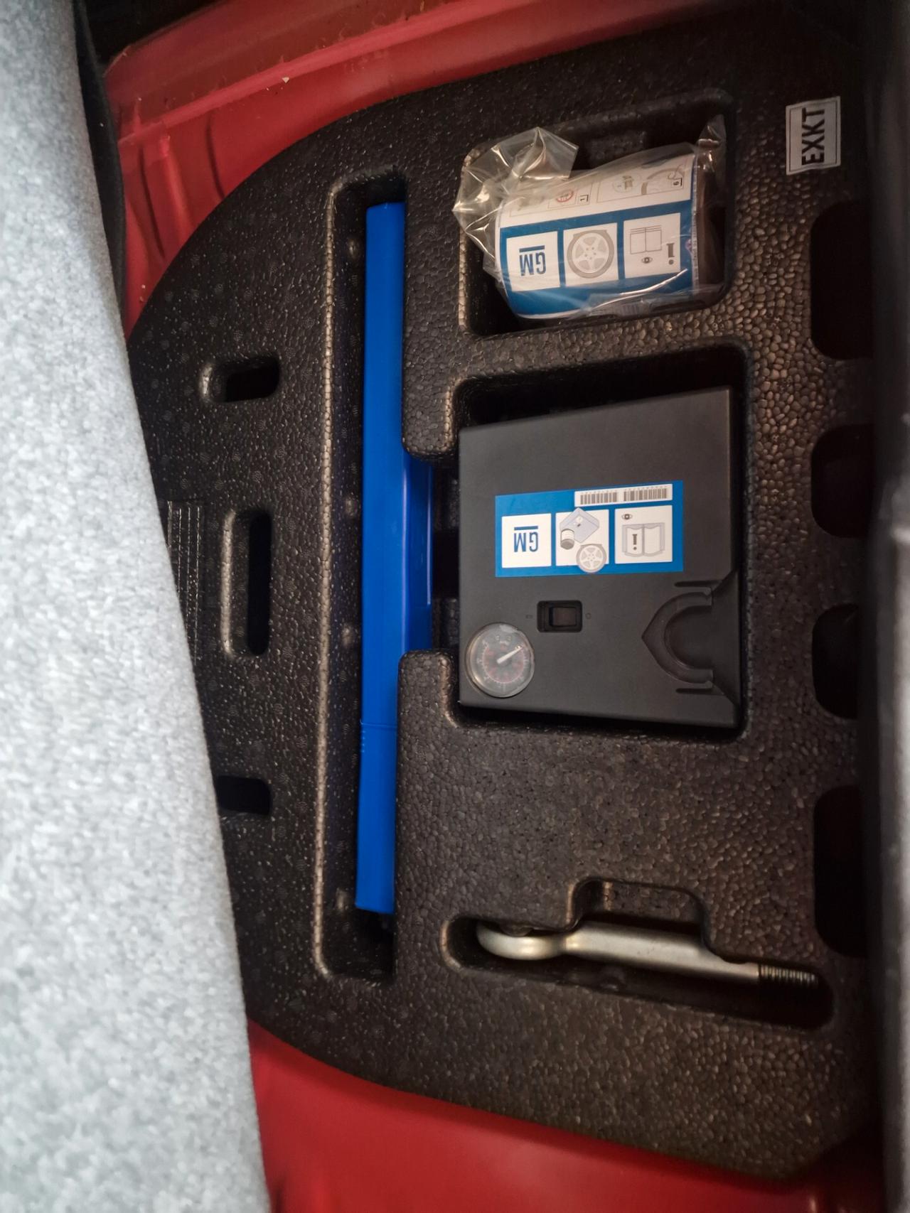 Opel Karl 1.0 75 CV Cosmo, 117 mila chilometri ok neopatentati