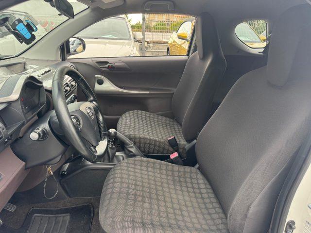 TOYOTA iQ 1.0 Sol