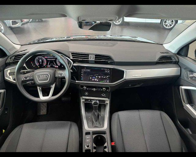 AUDI Q3 35 TDI S tronic Business Advanced