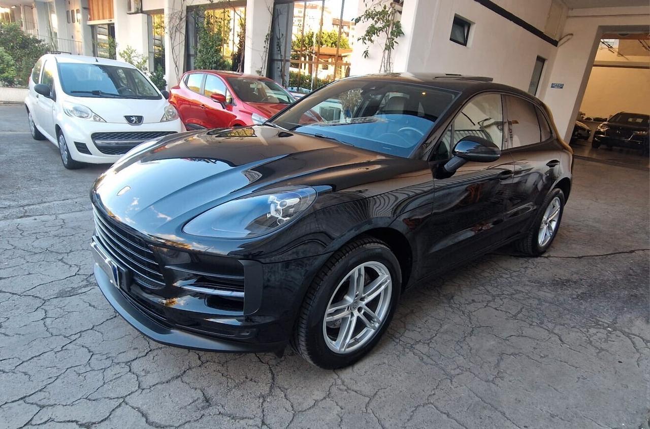 Porsche Macan 2.0 245cv Tetto Led