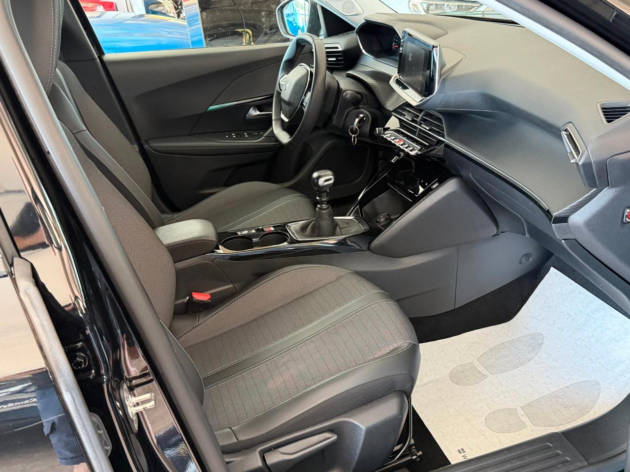 Peugeot 2008 1.5 BLUEHDI 110 cv. ALLURE