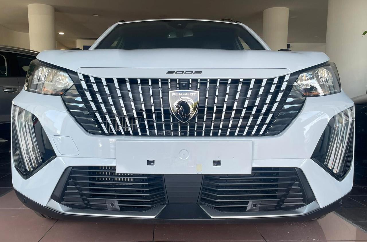 PEUGEUT 2008 1.2 B 100 ALLURE