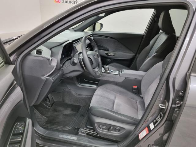 LEXUS LBX Hybrid Cool