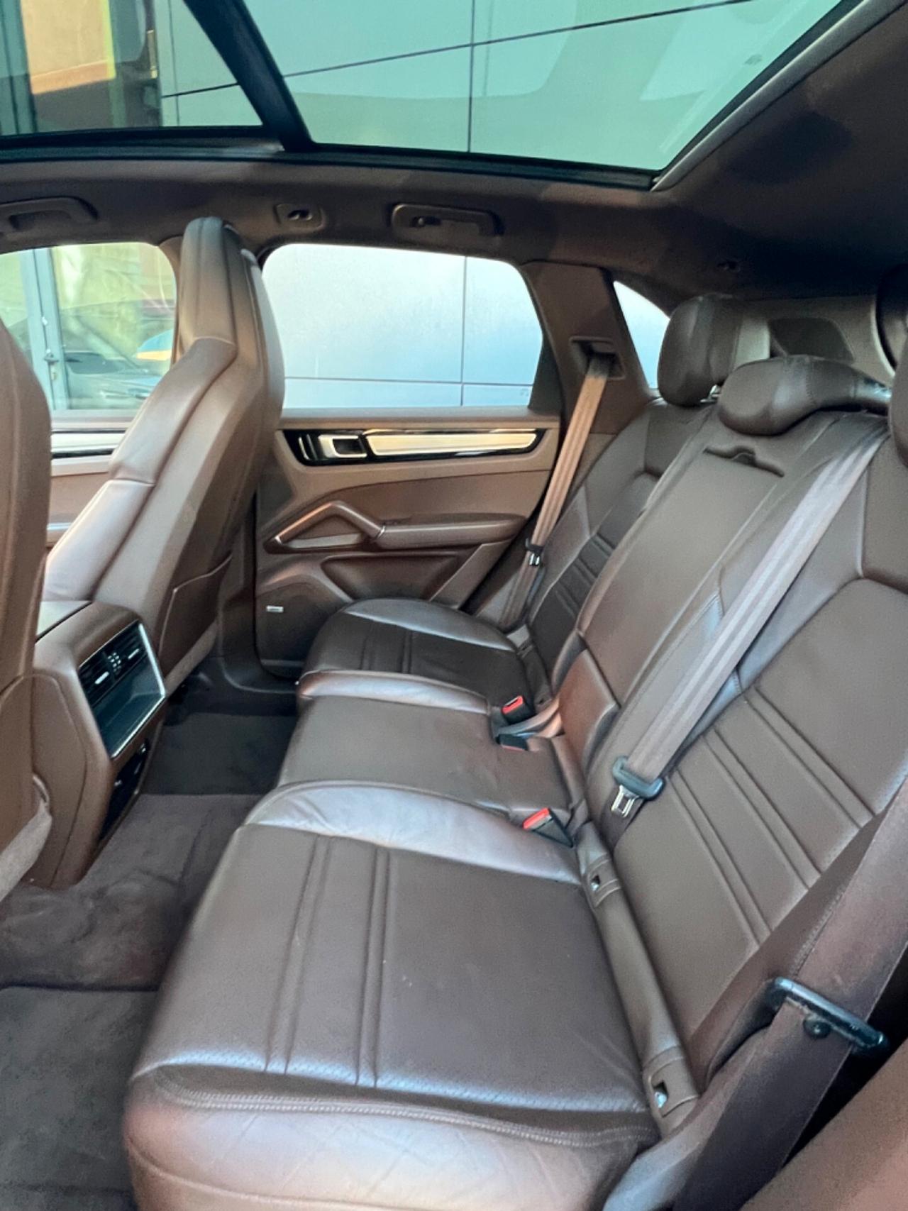 Porsche Cayenne 3.0 tiptronic possibilità noleggio no scoring