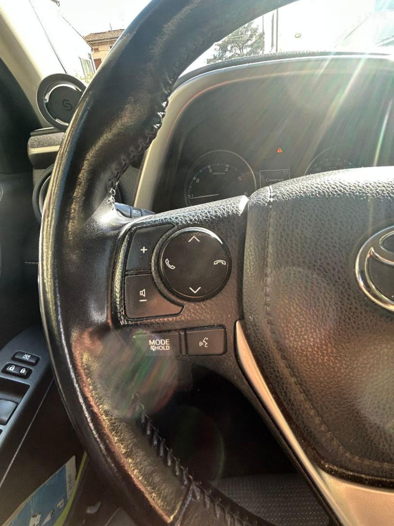 Toyota RAV 4 RAV4 2.0 D-4D 2WD Business