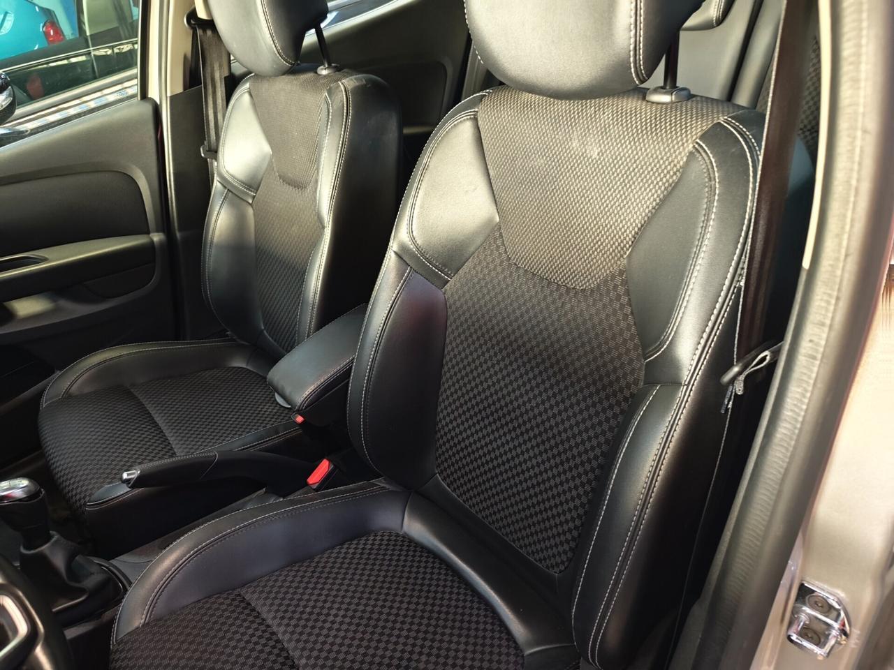 Renault Clio dCi 8V 90 CV 5 porte Moschino Intens