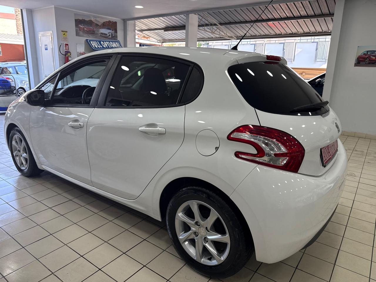 Peugeot 208 1.4 hdi automatica full optional