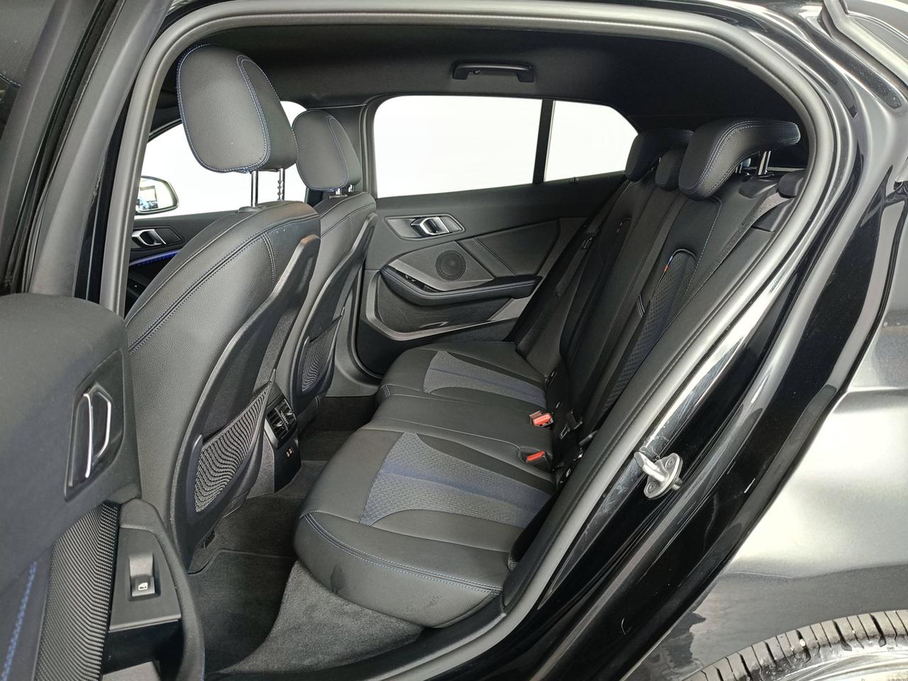 BMW Serie 1 F40 - 118d Msport auto