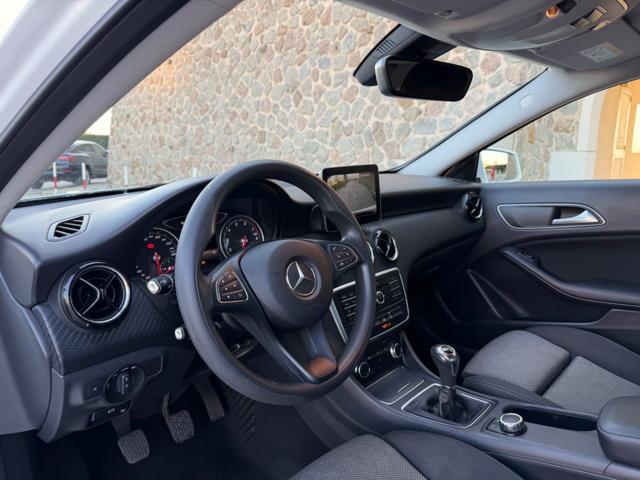 MERCEDES-BENZ GLA 180 PACK NIGHT+NAVI+FULL LED+R.CAM+PORT.ELETTRICO