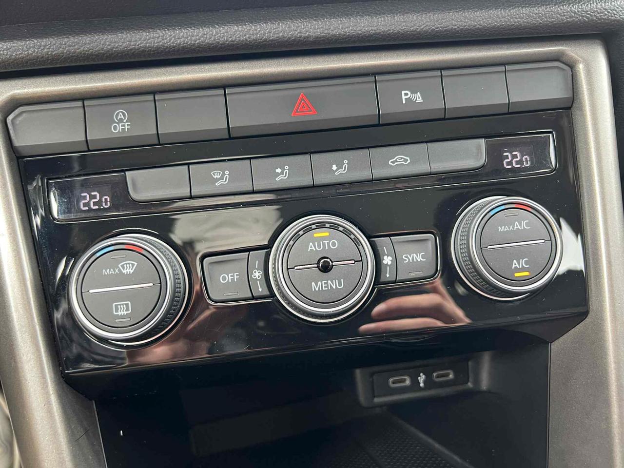 Volkswagen T-Roc 2.0 TDI 116Cv 6M -NAVI-CARPLAY