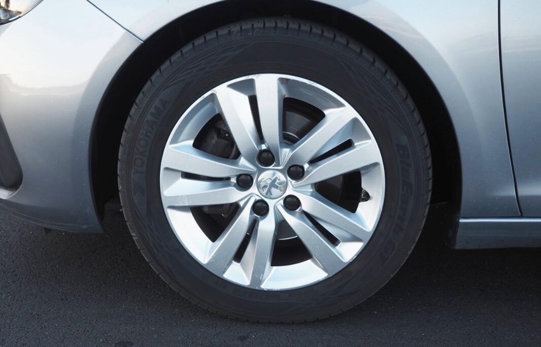 Peugeot 308 BlueHDi 130 S&S EAT8 Business