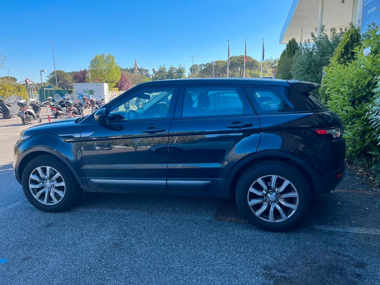 Land Rover Range Rover Evoque Range Rover Evoque 2.2 TD4 5p. Pure