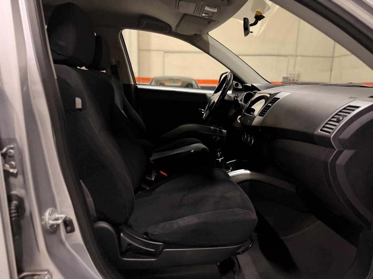 Mitsubishi Outlander 2.0 DI-D Instyle 7 POSTI 4x4