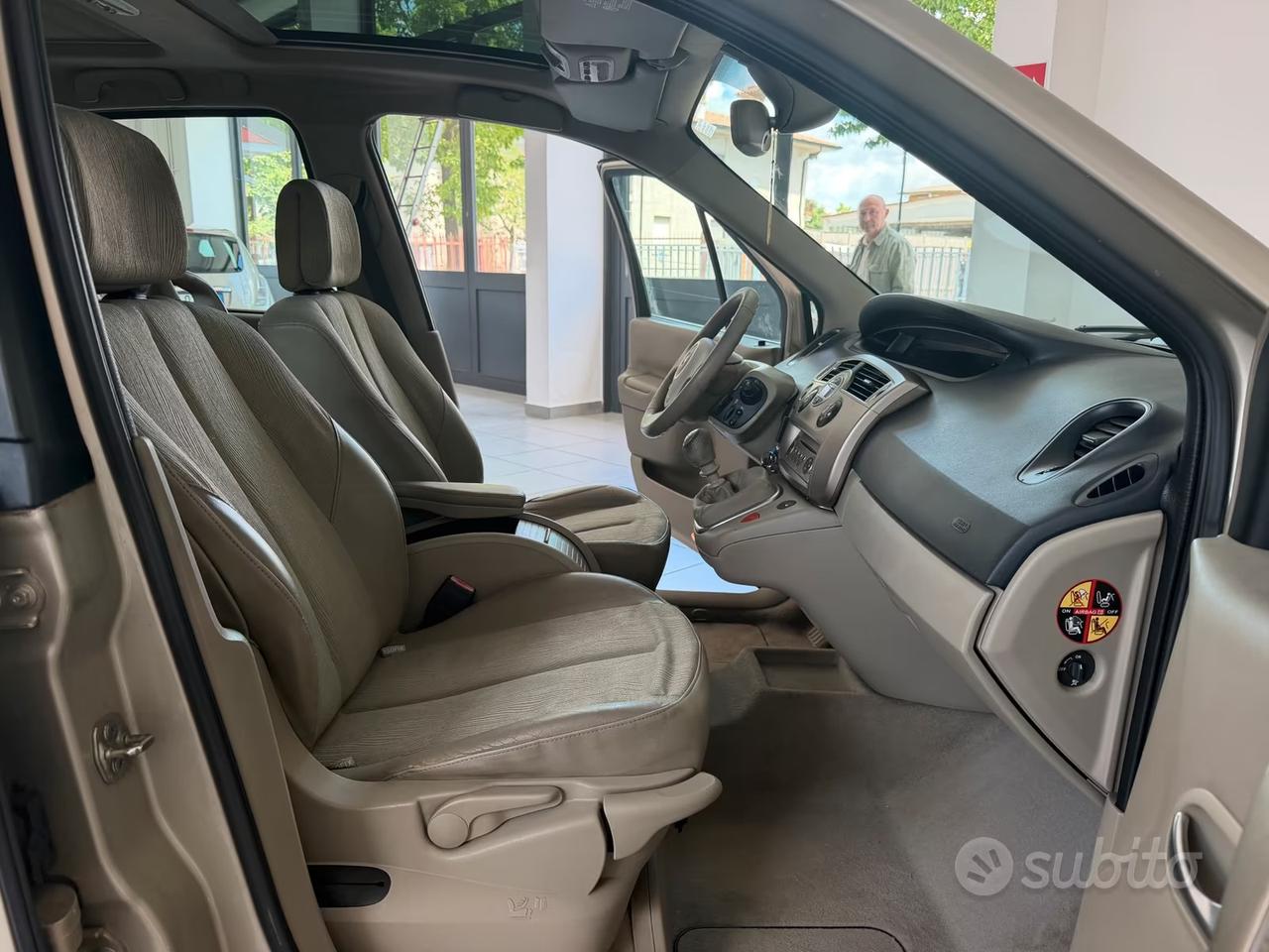 RENAULT Grand Scenic