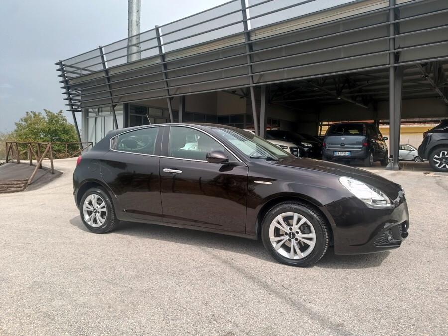 Alfa Romeo Giulietta 1.6 JTDm-2 105 CV Distinctive