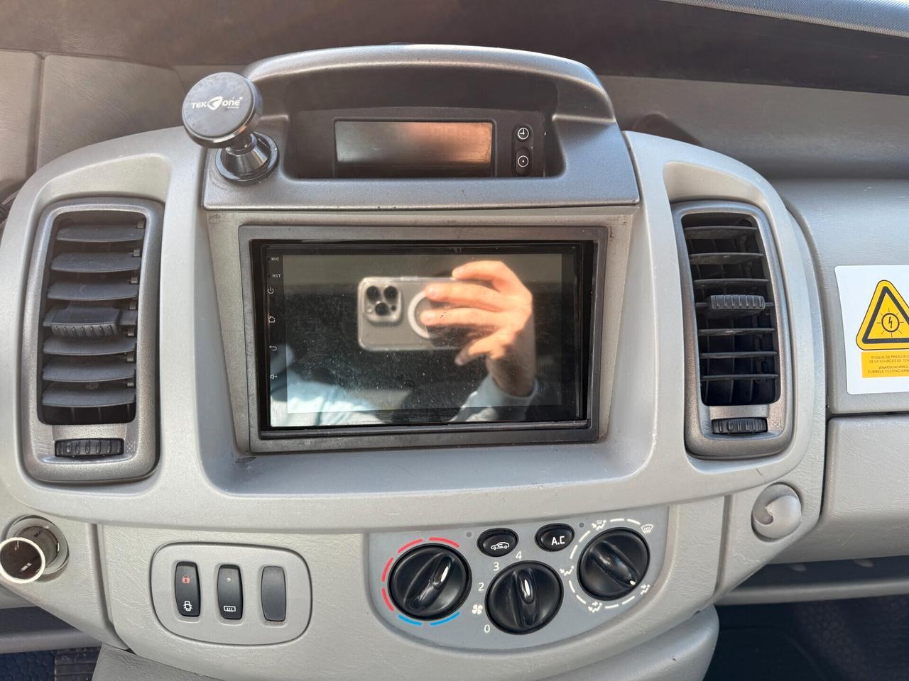 OPEL VIVARO