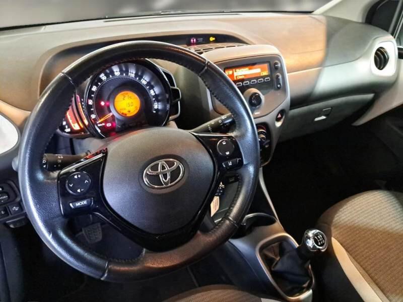 Toyota Aygo Connect 1.0 VVT-i 72 CV 5 porte x-cool