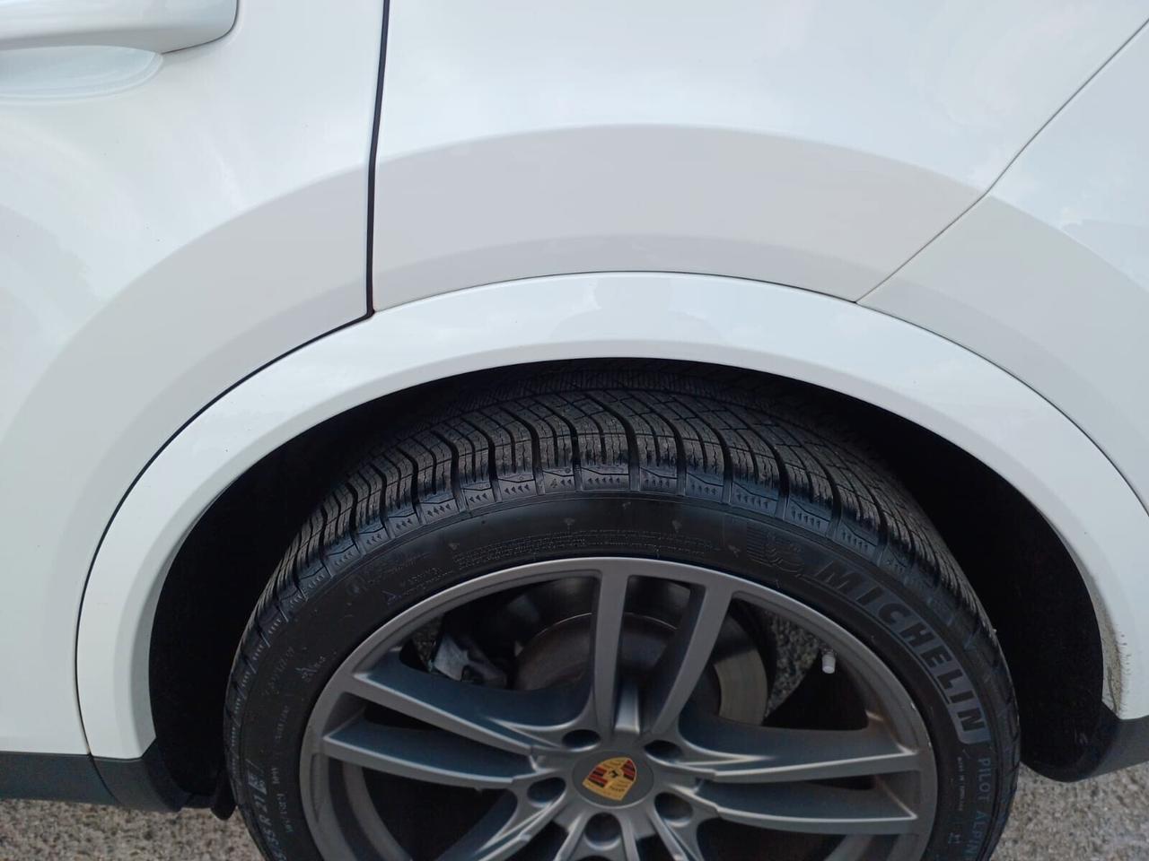 Porsche Cayenne 3.0 V6