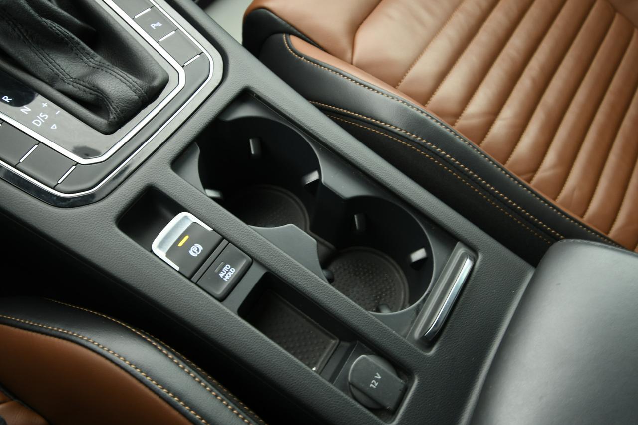 VOLKSWAGEN Passat Variant 2.0 tdi Executive 150cv dsg PELLE+ACC+APP CONNECT