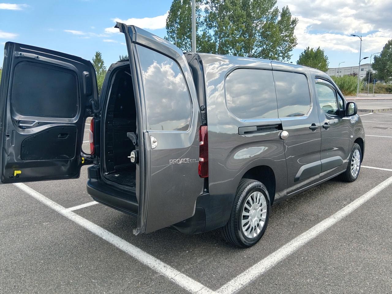 Toyota Proace city