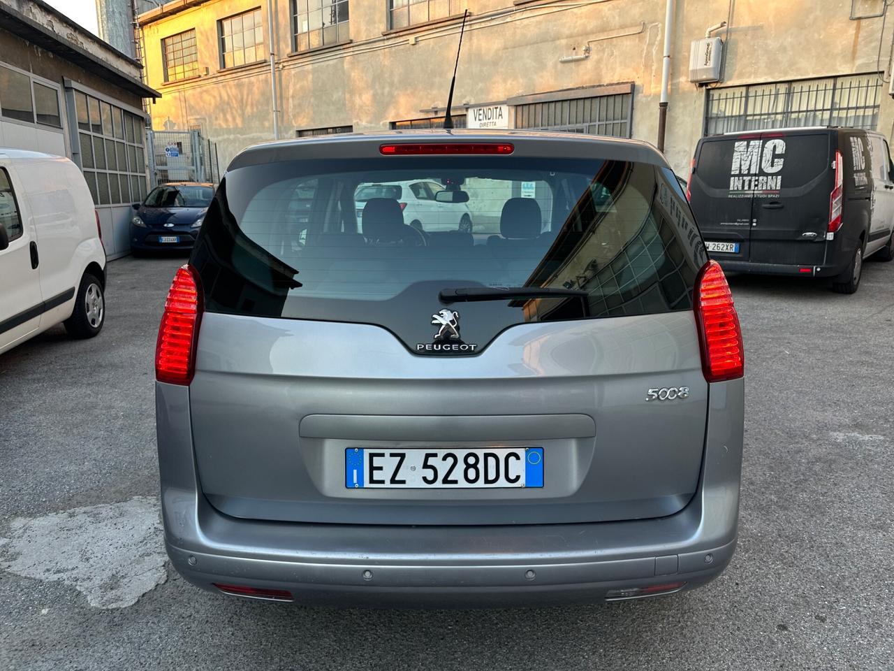 Peugeot 5008 1.6 HDi 115CV Allure