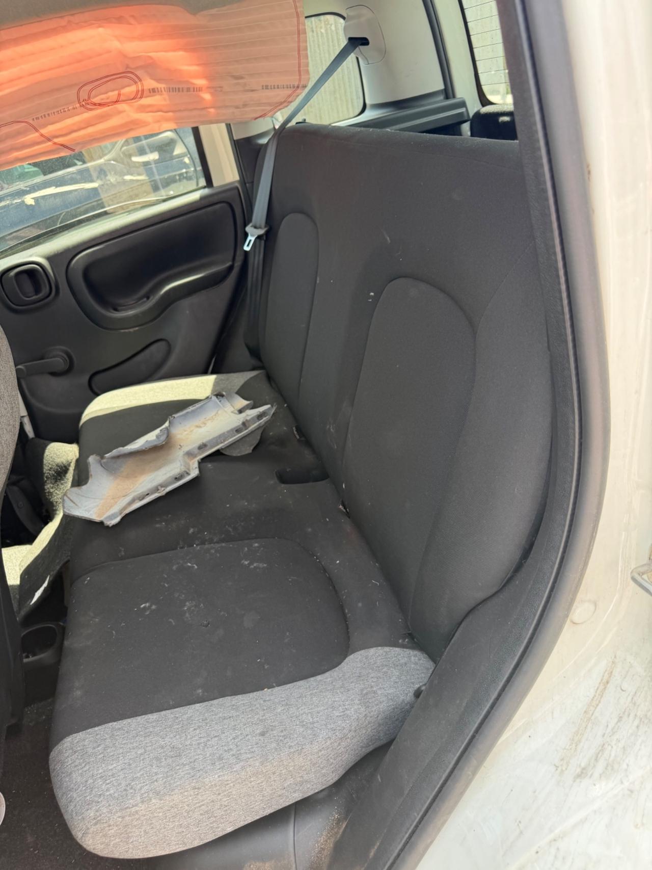 Fiat Panda 1.0 70CV Hybrid 2024 sinistr.