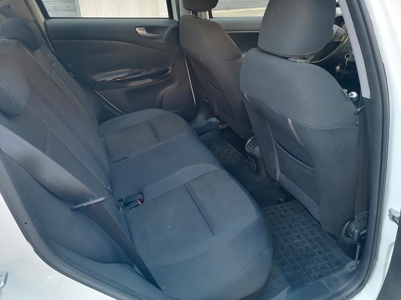 Alfa Romeo Giulietta 1.6 JTDm-2 105 CV Distinctive