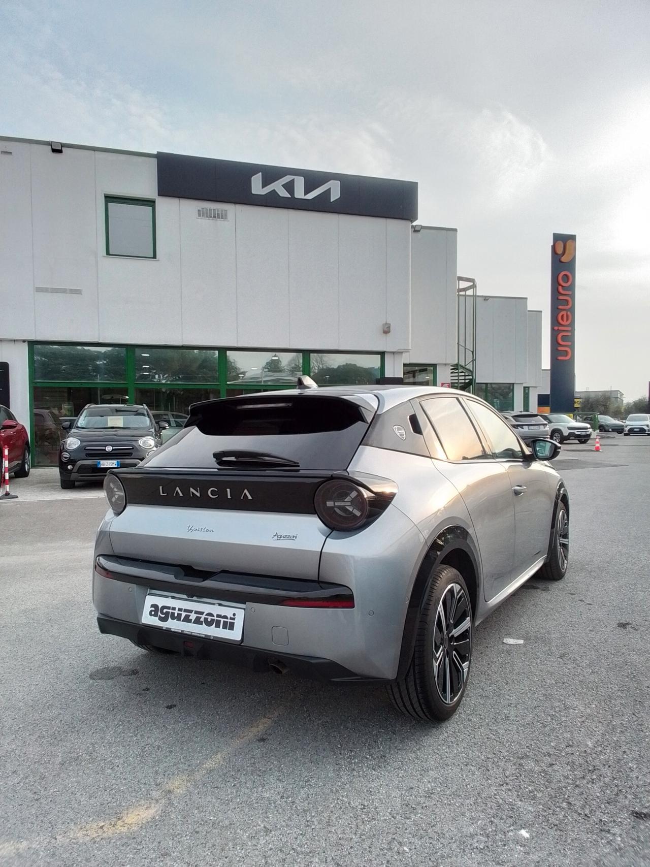 Lancia Ypsilon Hybrid e-DCT LX