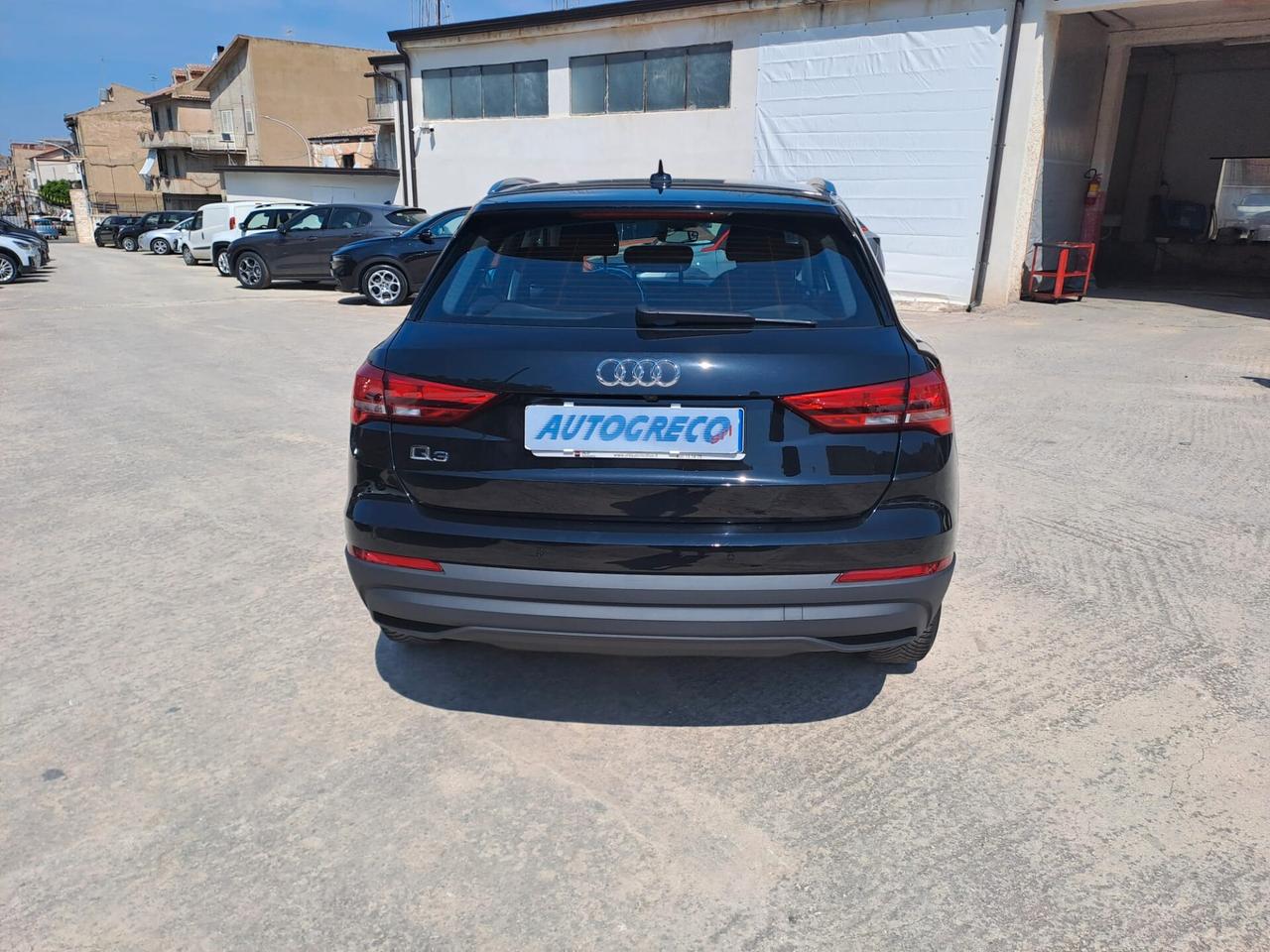 Audi Q3 35 TDI S tronic Business