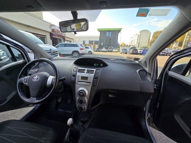 TOYOTA Yaris 1.0 5 porte NEOPATENTATI UNICO PROPRIETARIO