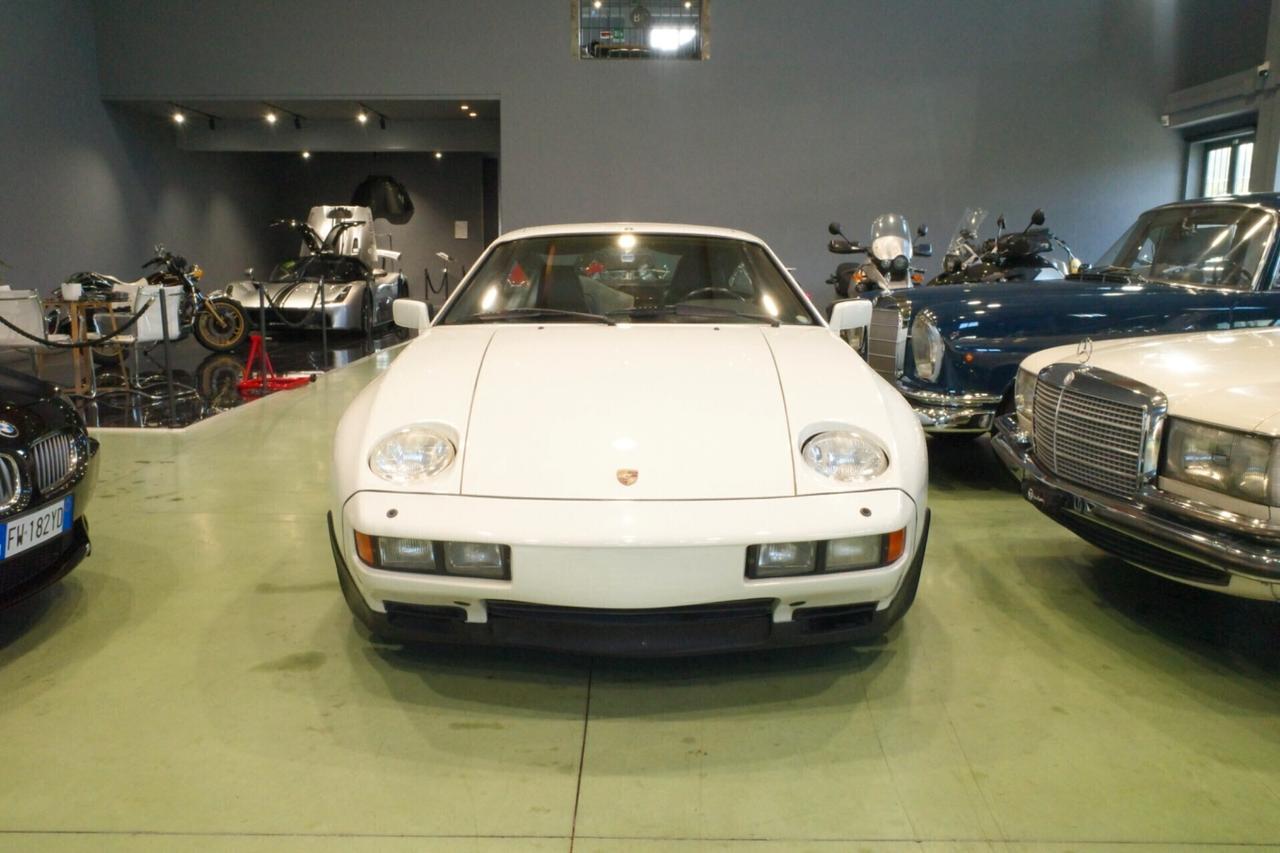 Porsche 928S 1984