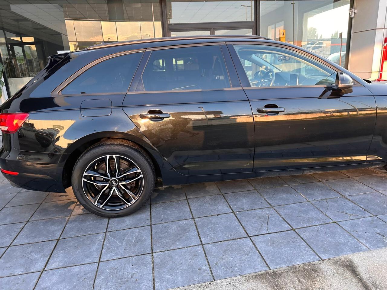 Audi A4 2.0 TDI 150 CV ultra Business Sport