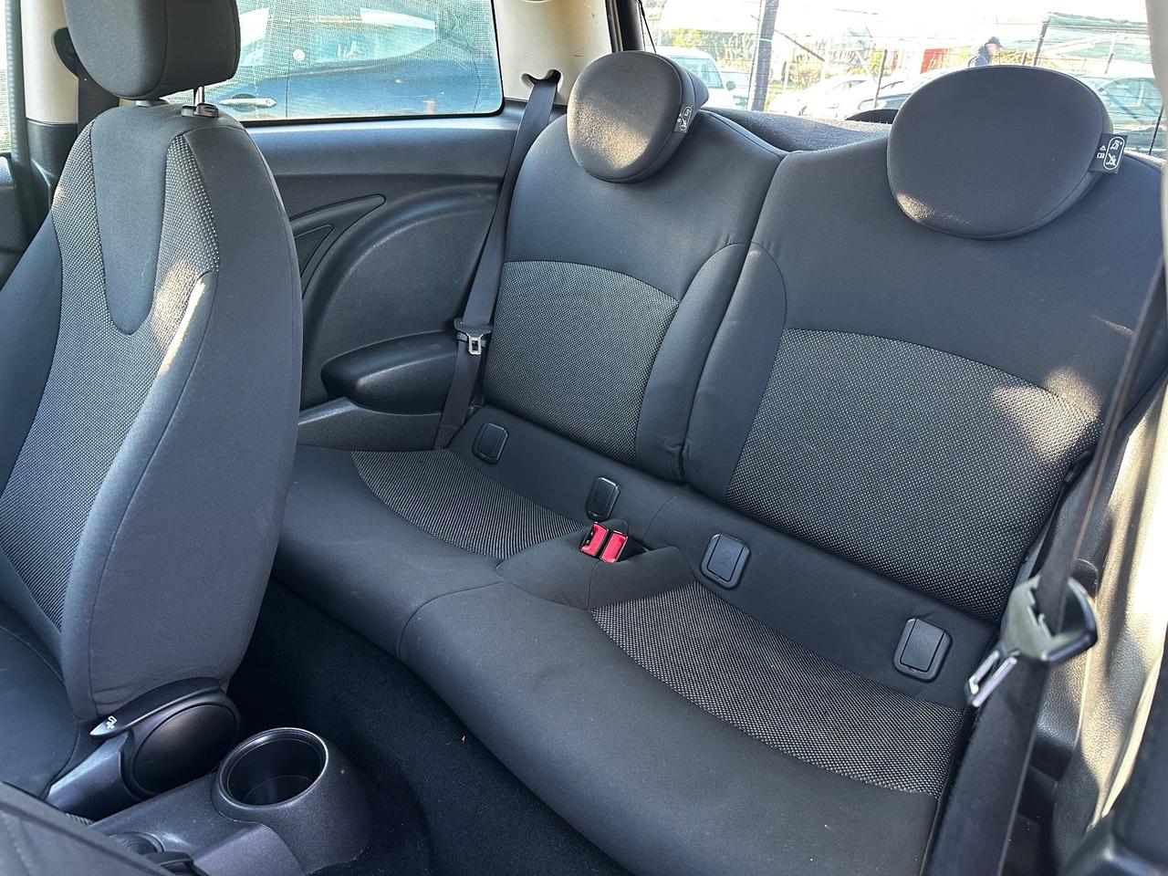 Mini 1.6 16V Cooper 132000 KM