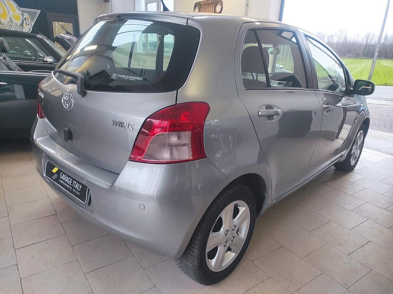 Toyota Yaris 1.0 5 porte Sol