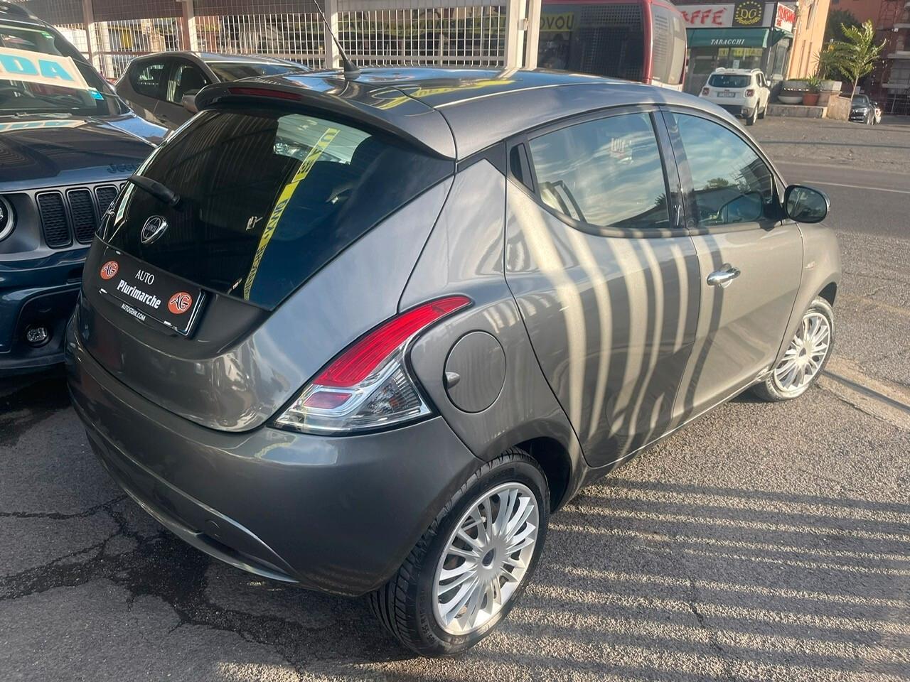 Lancia Ypsilon 1.2 69 CV 5 porte S&S Platinum