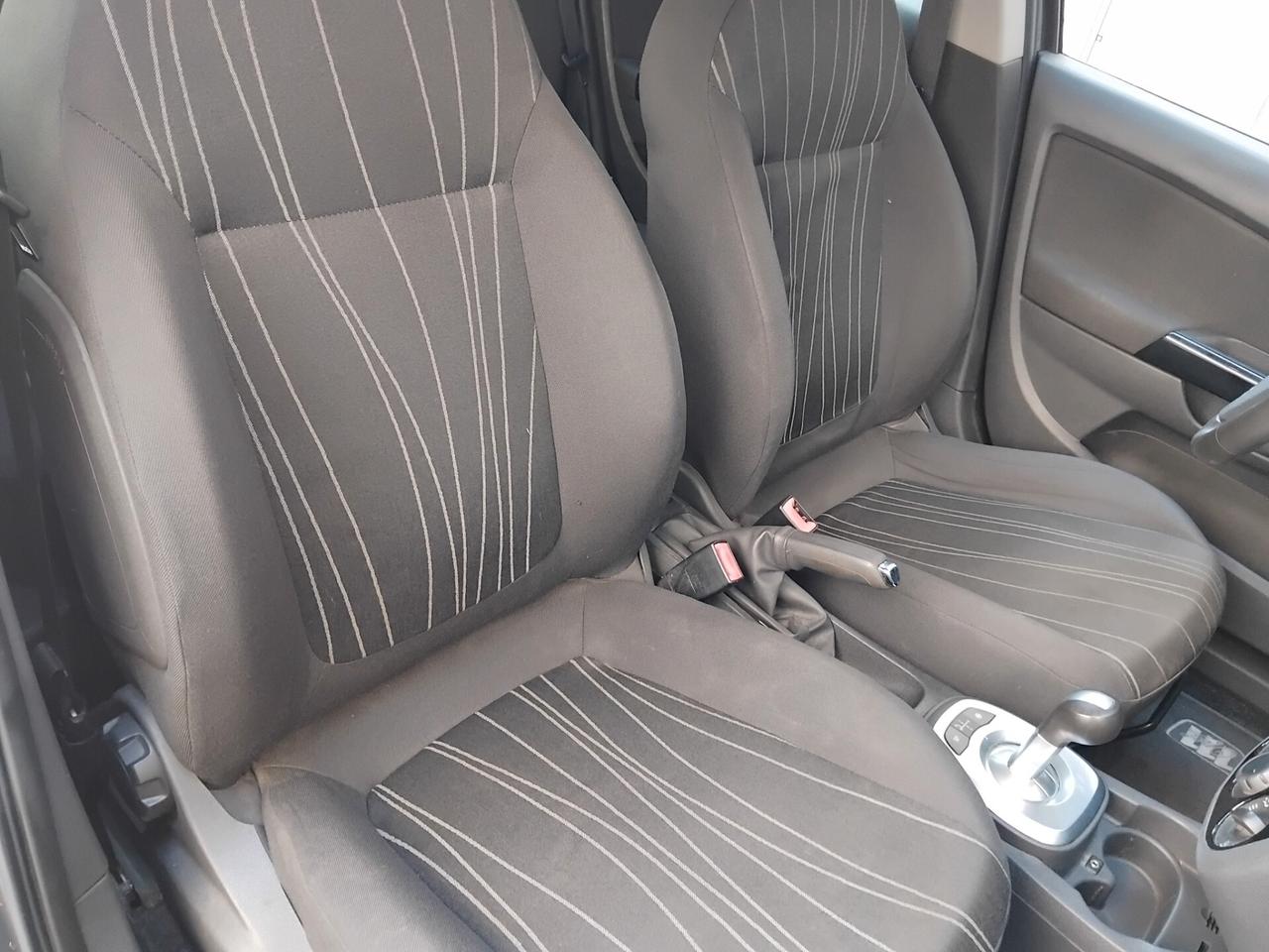 Opel Corsa 1.2 benzina automatica