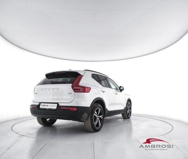 VOLVO XC40 2.0 b3 Plus Dark auto - AUTOCARRO N1