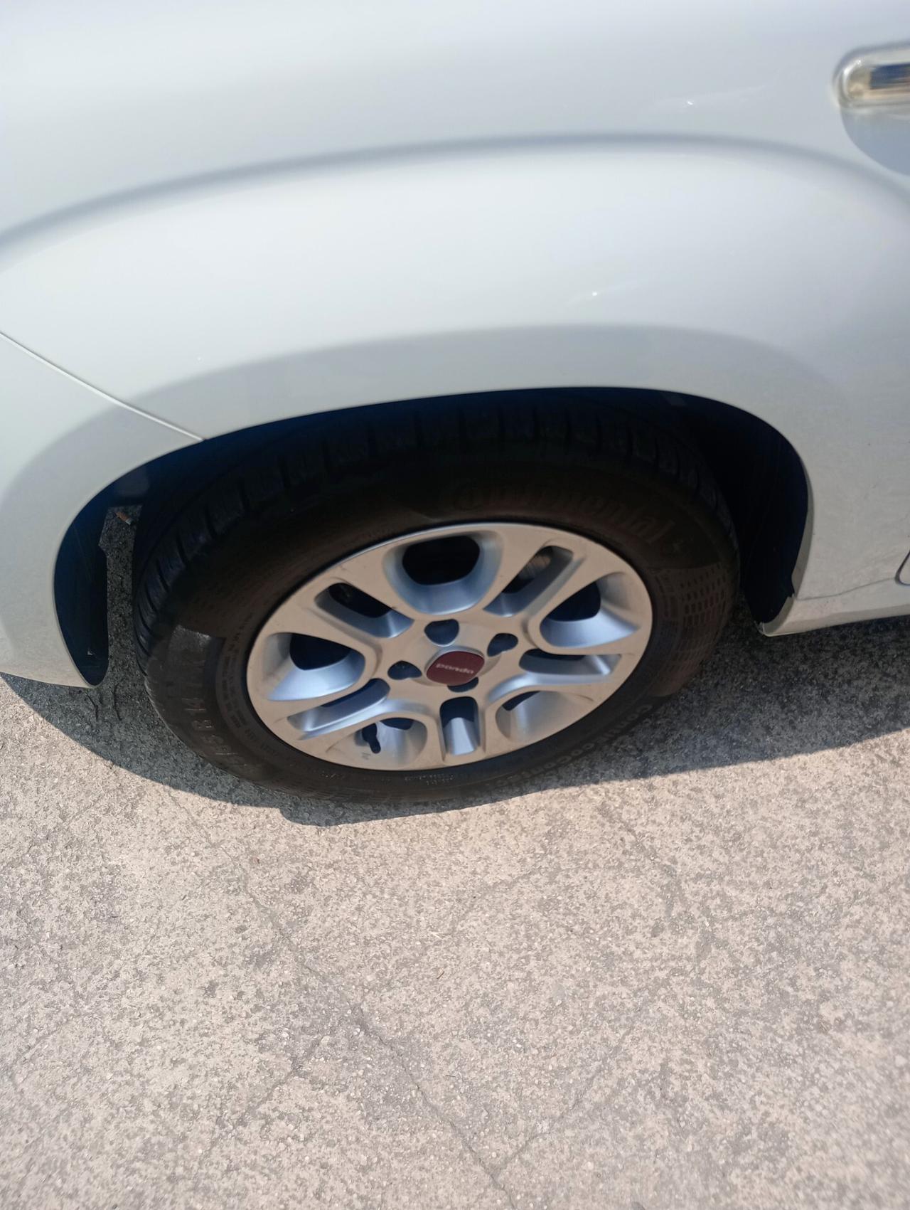 Fiat Panda 1.2 Lounge uconnect,pari al nuovo.