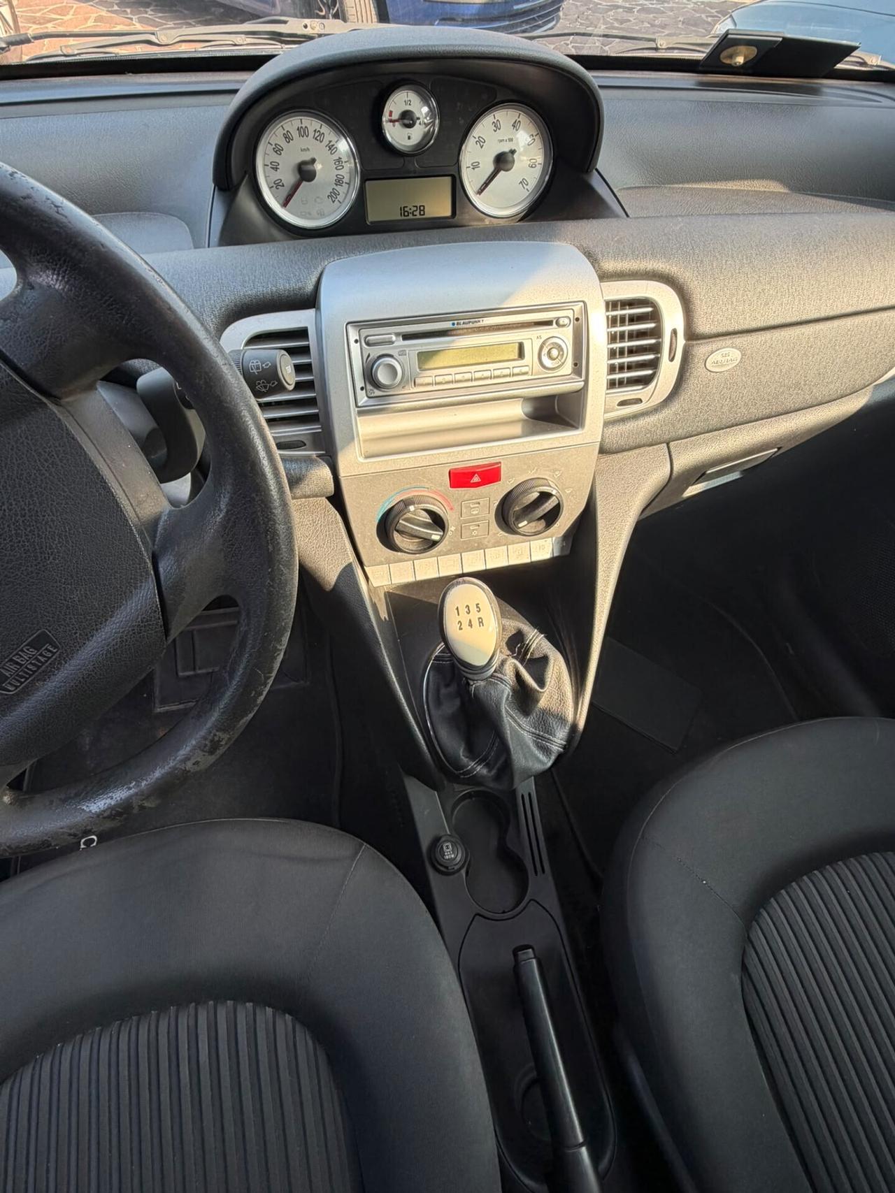 Lancia Ypsilon 1.2 Platino NEOPATENTATI
