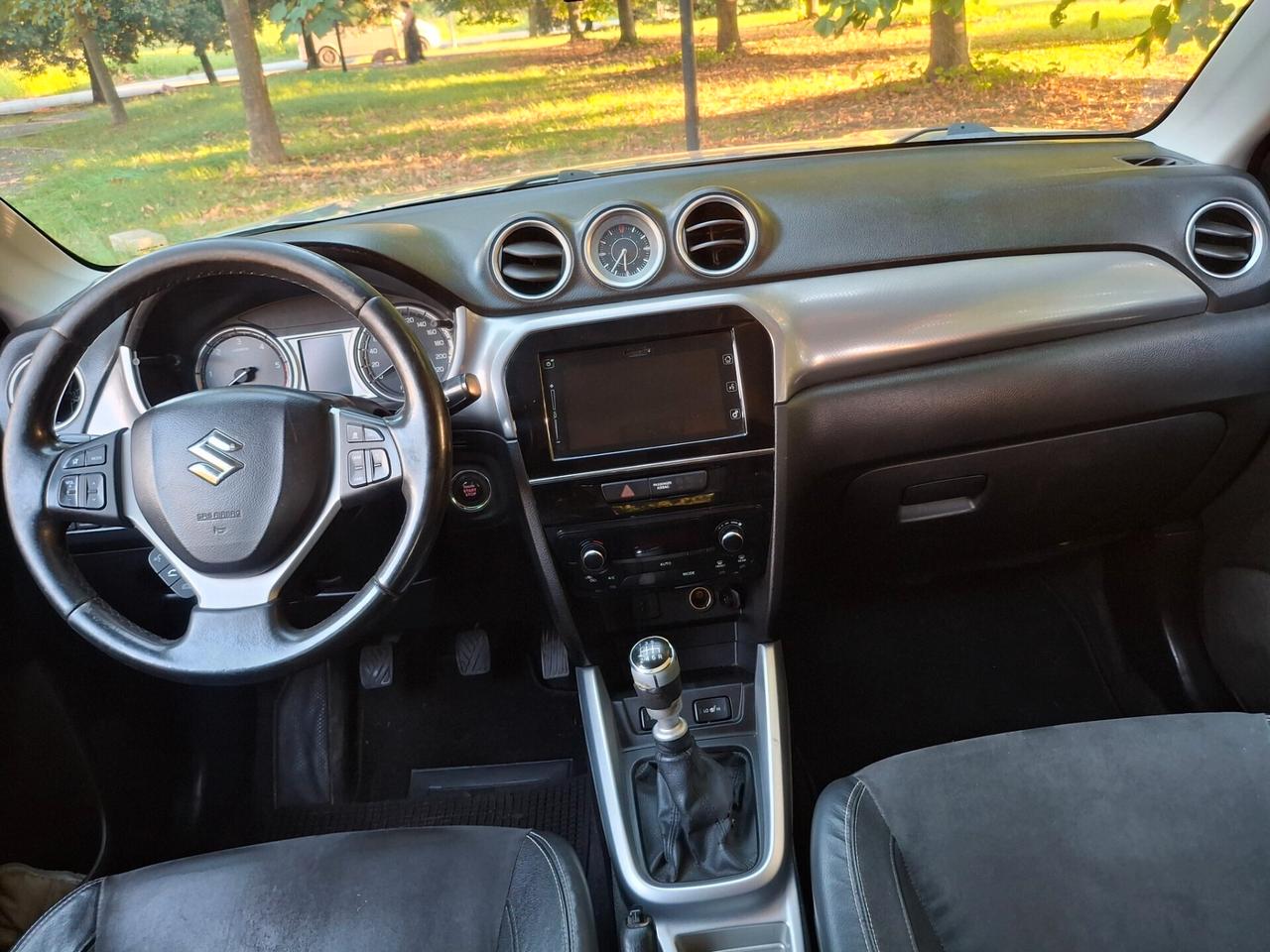 Suzuki Vitara 1.6 DDiS V-Cool-EURO6b-PELLE-NAVI-