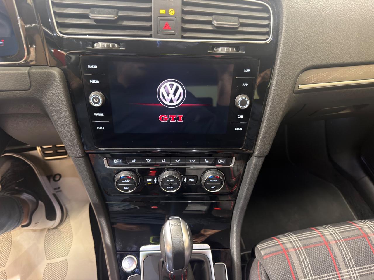 Volkswagen Golf GTI Performance 2.0 245 CV TSI DSG 5p. BMT