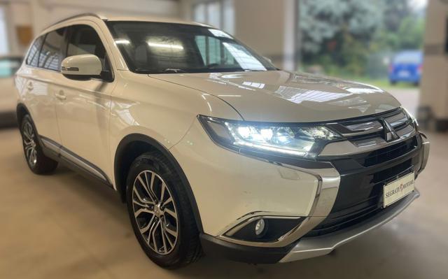 MITSUBISHI Outlander 2.2 DI-D 4WD Instyle Plus SDA 7 posti