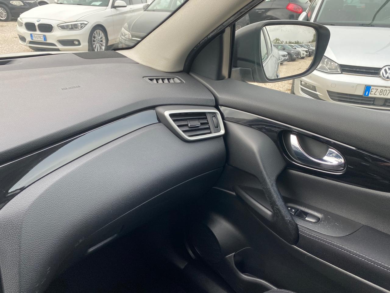 Nissan Qashqai 1.5 dCi Tekna GANCIO TRAINO,TELECAMERE 360*,NEOPATENTATI UNICO PROPIETARIO