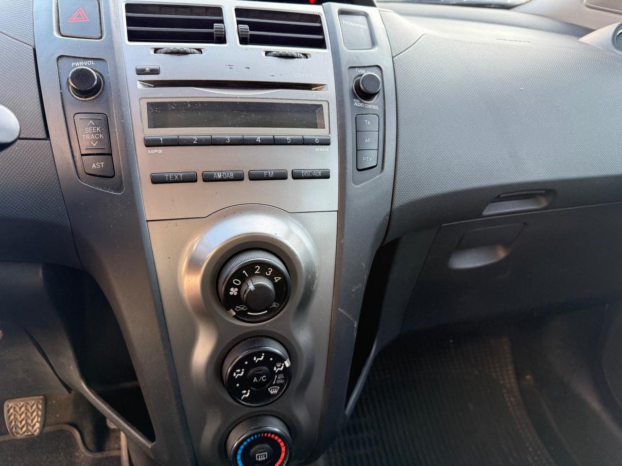 Toyota Yaris 1.3 5 porte Sol