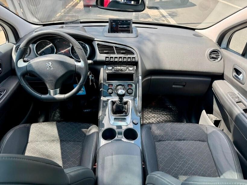 Peugeot 3008 1.6 HDi 115CV Allure